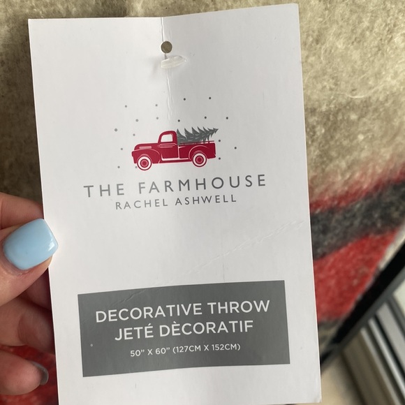 Farmhouse Decorative Throw - Picture 5 of 6